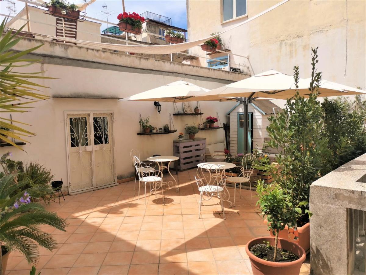 نابولي Palazzo Della Loggia B&B المظهر الخارجي الصورة