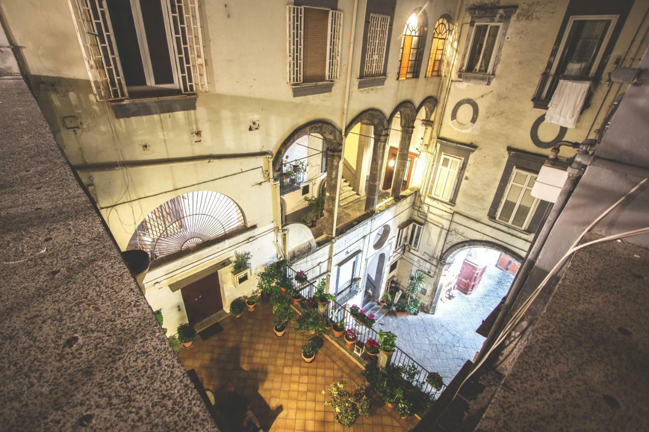نابولي Palazzo Della Loggia B&B المظهر الخارجي الصورة